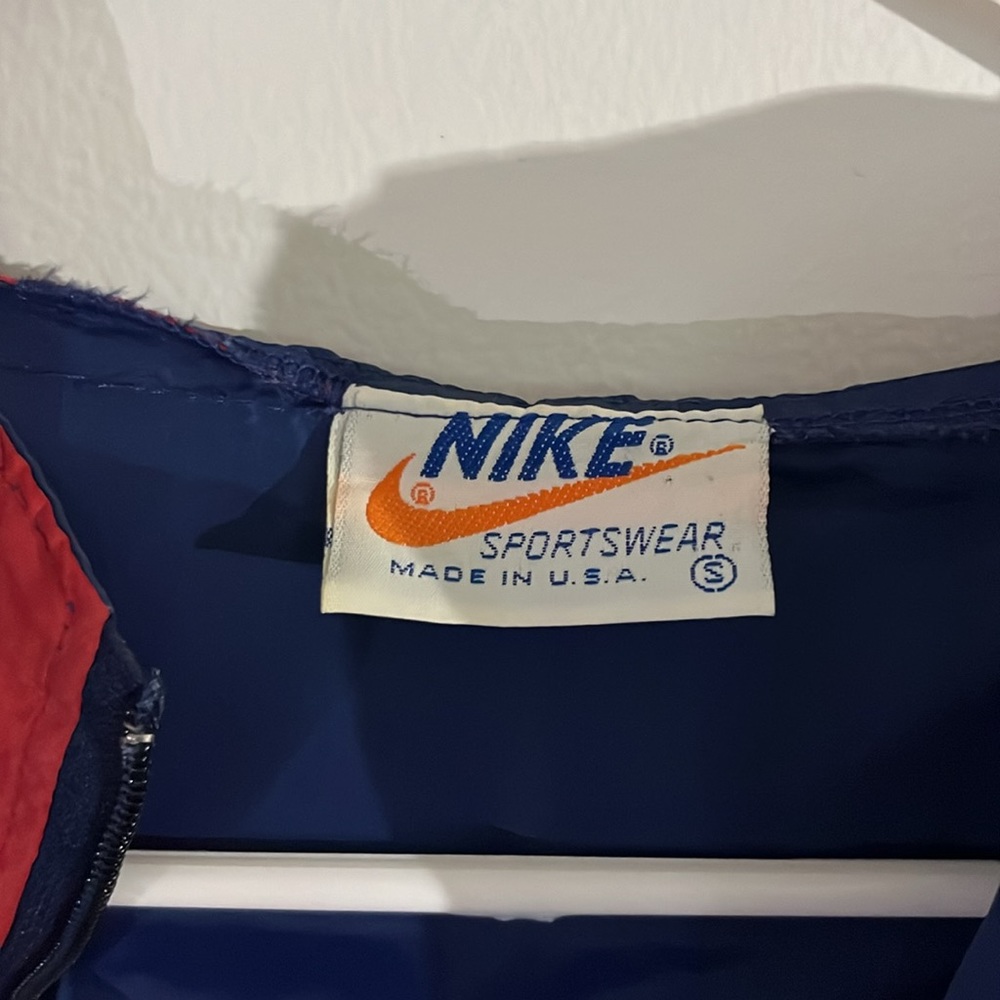 Vintage 80s Nike Sports Windbreaker - Picture 2 of 4